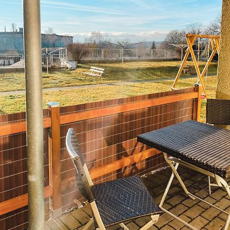 Schoene Wohnung, Eigene Terrasse, Privater Parkplatz, Wi-Fi, Waschmaschine, 3P Chemnitz Exterior photo