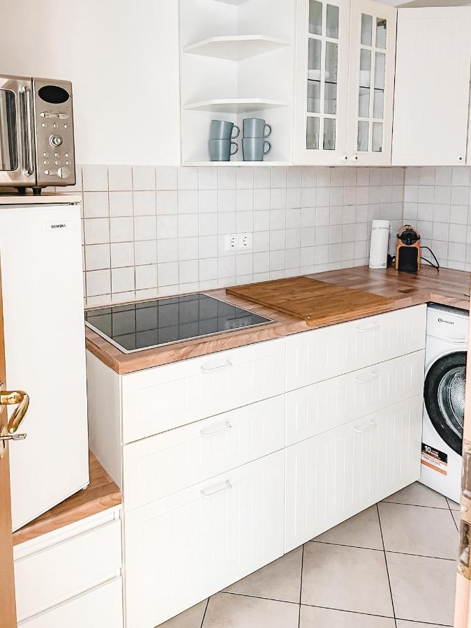 Schoene Wohnung, Eigene Terrasse, Privater Parkplatz, Wi-Fi, Waschmaschine, 3P Chemnitz Exterior photo